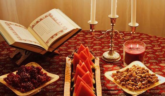 عکس تزیین سفره ی شب یلدا ساده