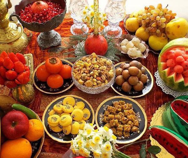 عکس میز شب یلدا ساده