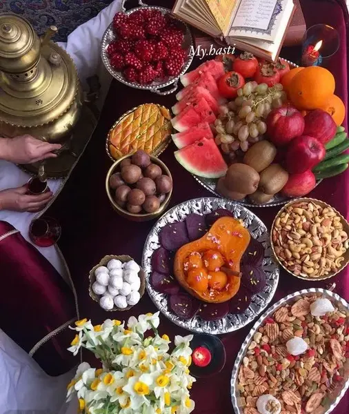 عکس میز شب یلدا ساده