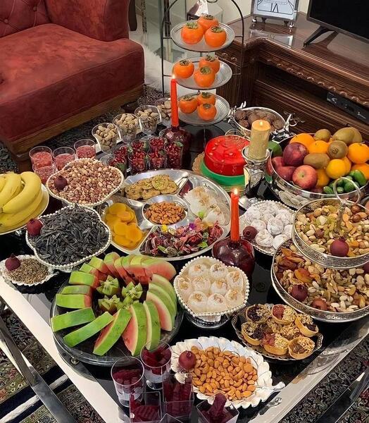 عکس میز شب یلدا ساده