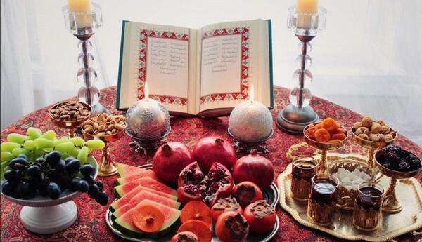 عکس میز شب یلدا ساده