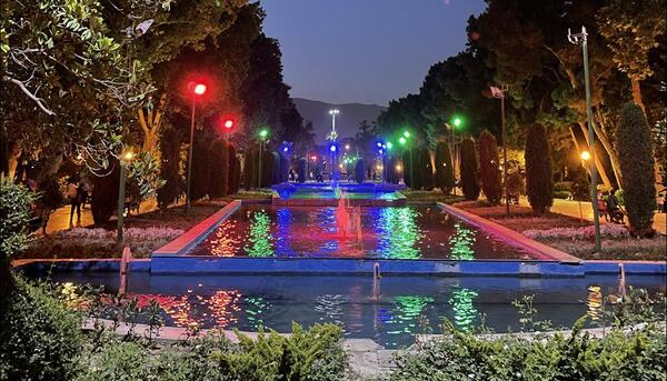 عکس از پارک در شب