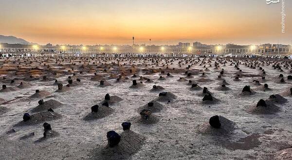 عکس قبرستان بقیع در شب