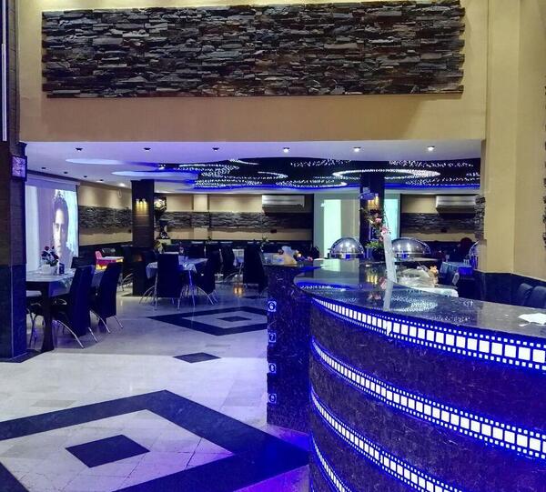 عکس رستوران شب چراغ مشهد