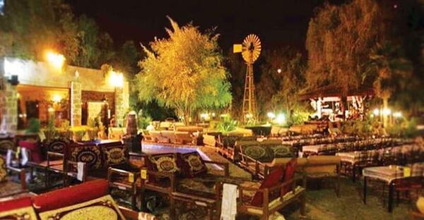 عکس رستوران شب چراغ مشهد