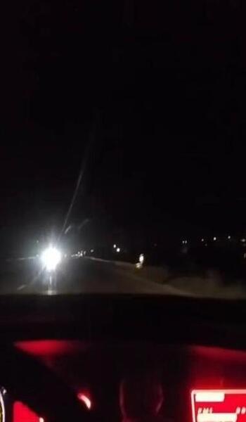عکس دختر تو جاده شب