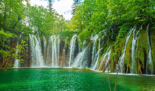 عکس سه بعدی آبشار