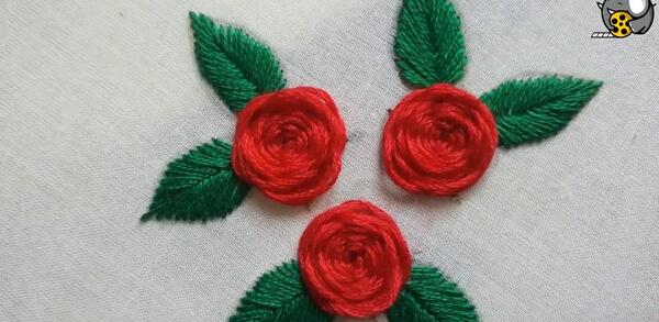 عکس گلدوزی ساده ی گل