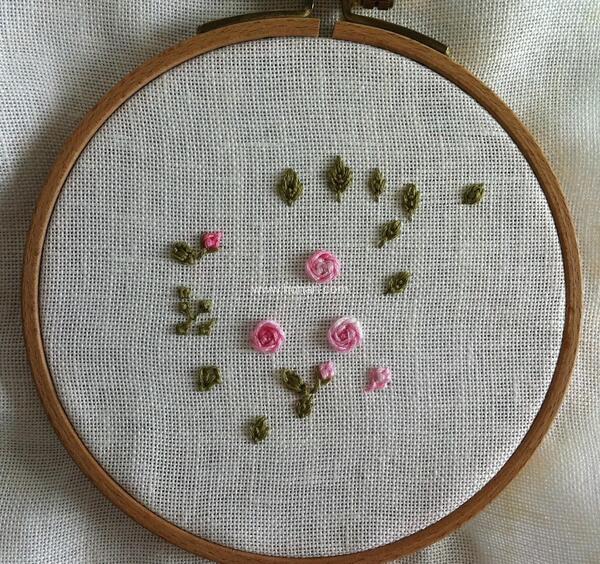 عکس گلدوزی ساده ی گل