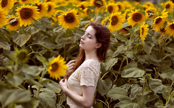 عکس صورت دختر ساده