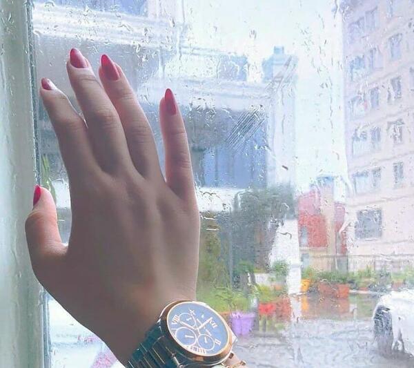 عکس دست دخترانه ساده برای پروفایل