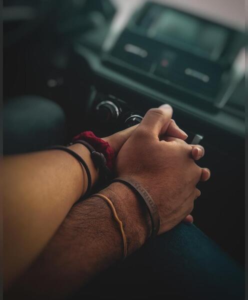 عکس دست دخترانه ساده برای پروفایل