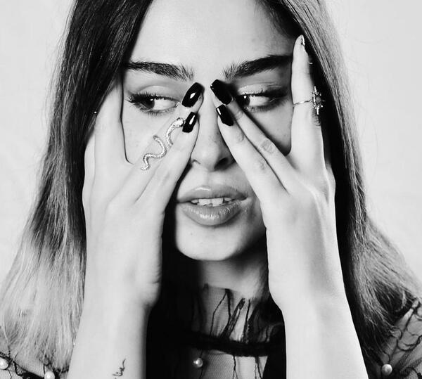 عکس چهره برای طراحی سیاه قلم ساده
