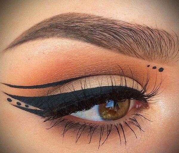 عکس خط چشم ساده