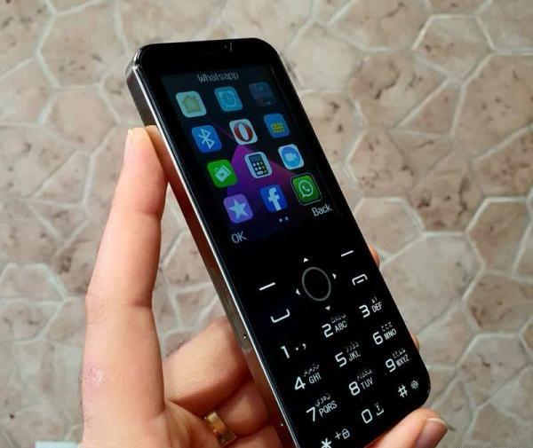 عکس گوشی آیفون ساده