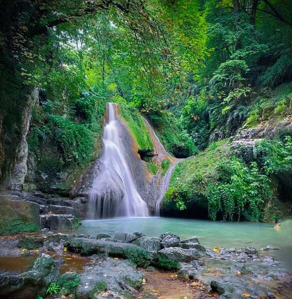 عکس آبشار ساده
