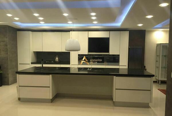 عکس کابینت آشپزخانه سفید مشکی