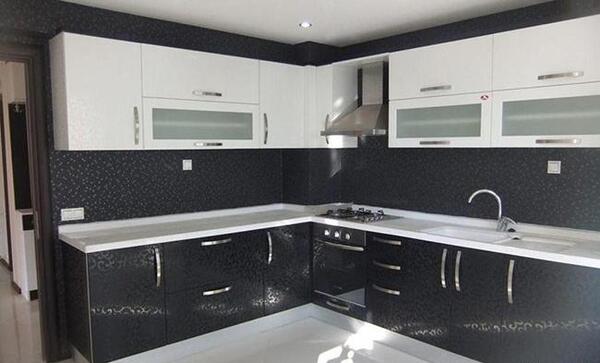 عکس کابینت آشپزخانه سفید مشکی