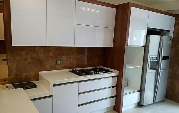عکس کابینت آشپزخانه سفید قهوه ای