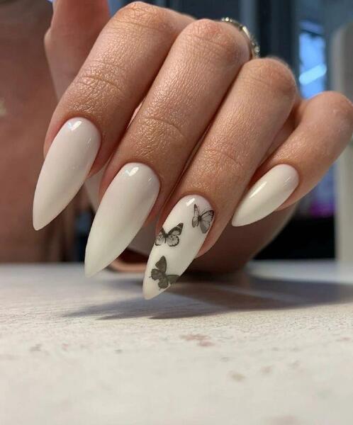 عکس ناخن سفید طرح دار