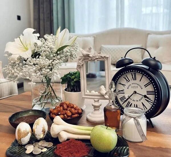 عکس هنری با سفره هفت سین