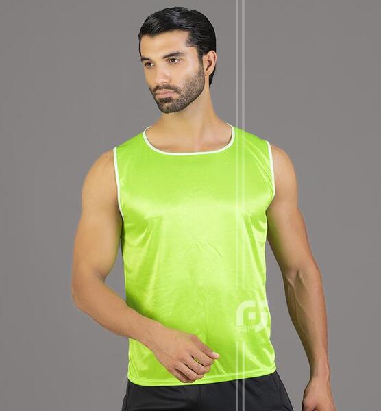 عکس کاور ورزشی سفید