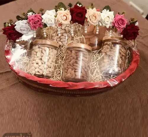 عکس درست كردن سفره هفت سين با وسايل دور ريختني