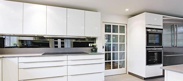 عکس کابینت های گلاس سفید مشکی