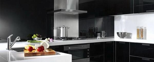 عکس کابینت های گلاس سفید و مشکی