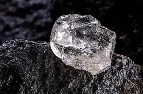 عکس سنگ طلای سفید