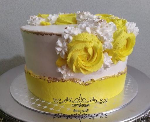 عکس کیک زرد سفید