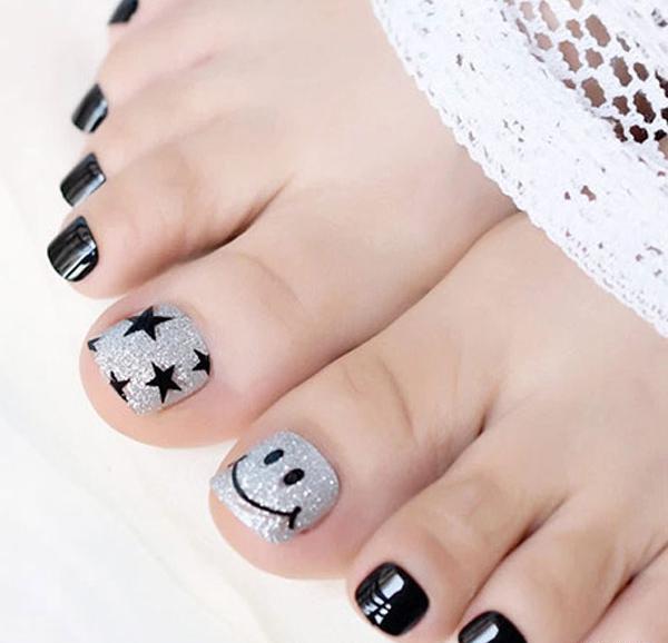 عکس ژلیش ناخن پا سفید