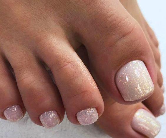 عکس ژلیش ناخن پا سفید