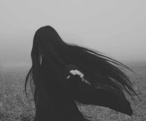 عکس دخترونه تار سیاه و سفید