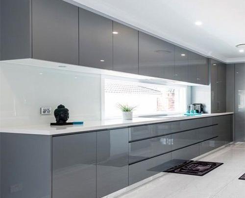 عکس کابینت های گلاس سفید اکلیلی
