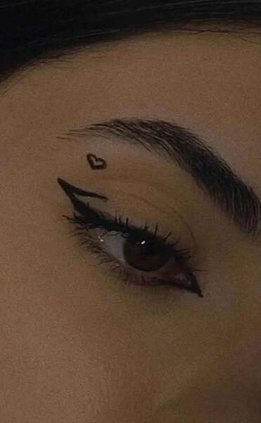 عکس خط چشم زشت