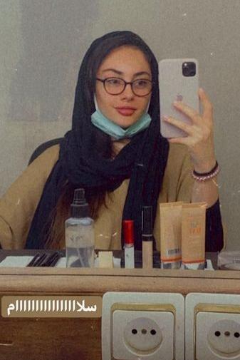 عکس زن زشت عینکی