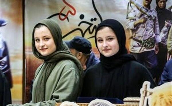زشت ترین عکس سارا و نیکا در استخر