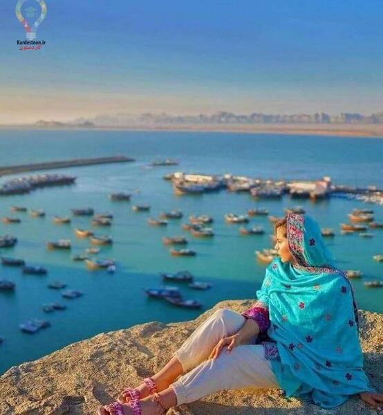ژست عکس دخترانه داخل ماشین