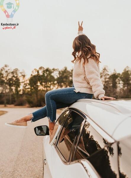 ژست عکس گرفتن دخترانه در کوه