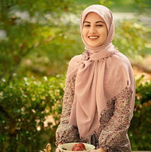 عکس دختر برای پروفایل از پشت سر با شال