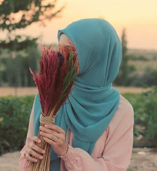 عکس پروفایل دختر با شال از پشت