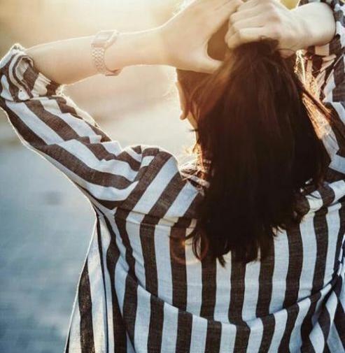 عکس دختر موفق برای پروفایل بدون متن