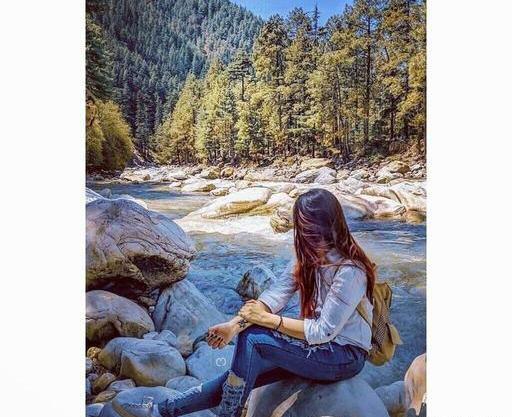 عکس دختر واقعی برای پروفایل با متن