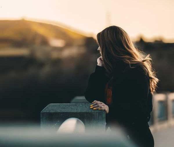 عکس دختر ناراحت پروفایل