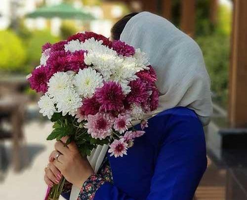 عاشقانه عکس دختر با گل برای پروفایل