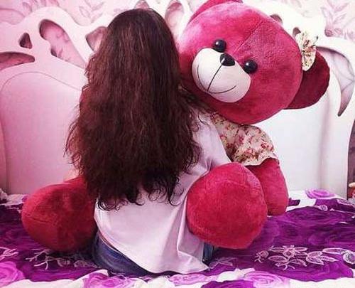 عکس دختر با خرس برای پروفایل
