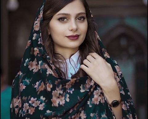 عکس دختر زیبا با روسری برای پروفایل