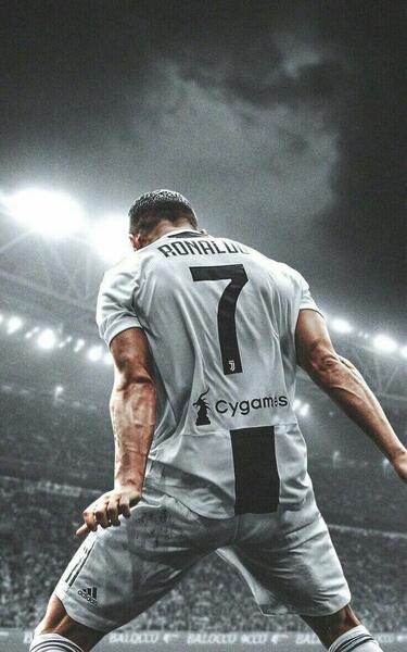 عکس رونالدو برای تصویر زمینه موبایل
