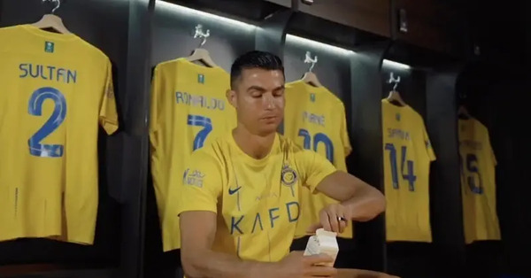 عکس رونالدو با شیر النصر